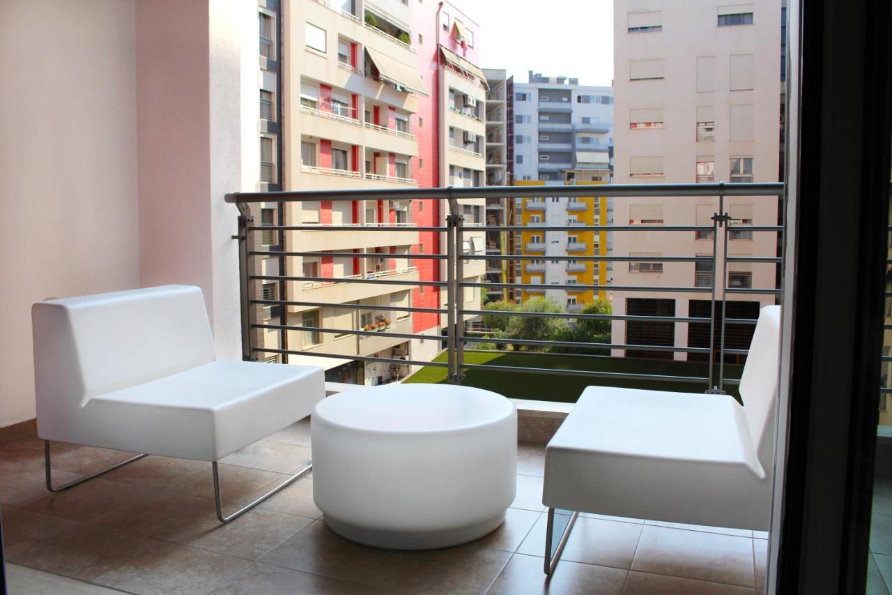 Lake Drive Rooms&Apartments Тирана Екстер'єр фото
