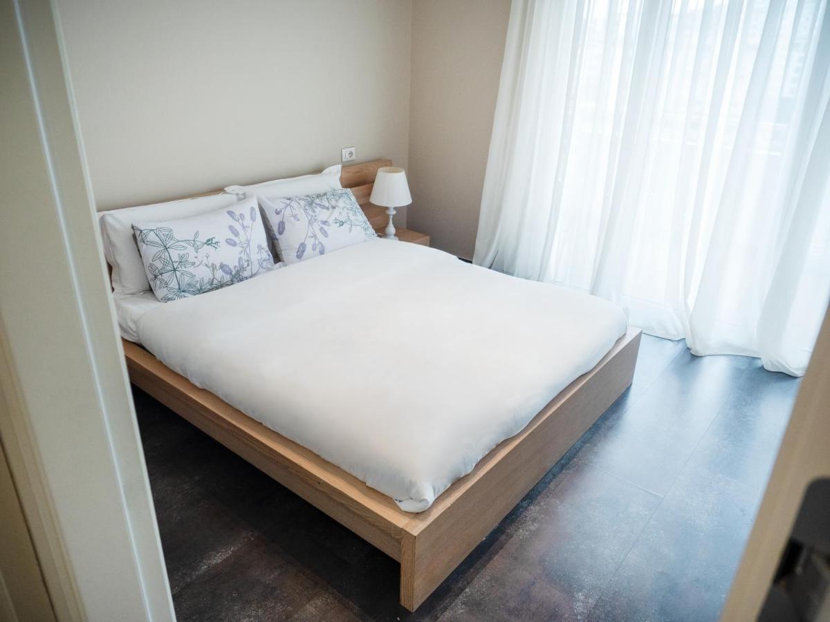 Lake Drive Rooms&Apartments Тирана Екстер'єр фото