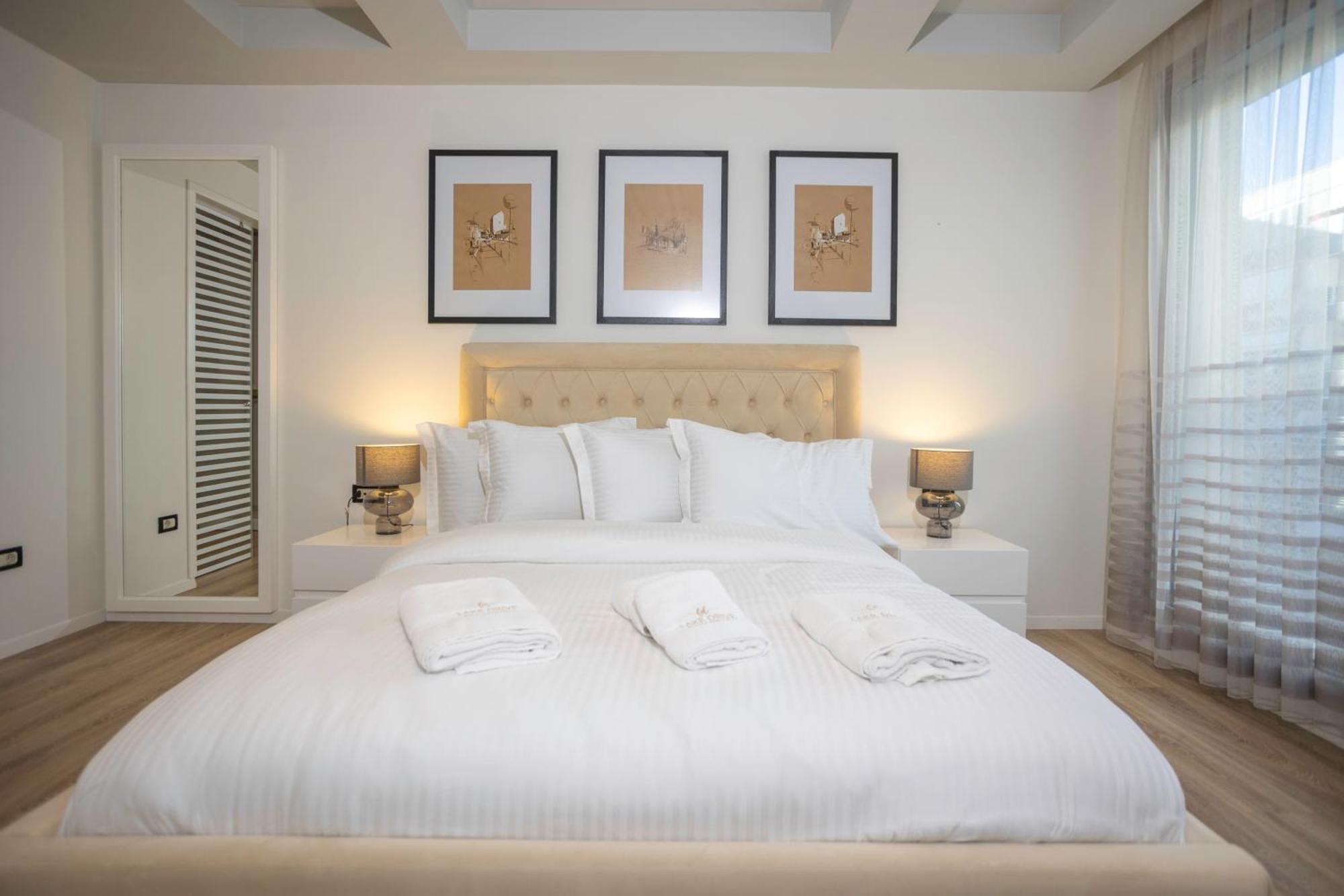 Lake Drive Rooms&Apartments Тирана Екстер'єр фото