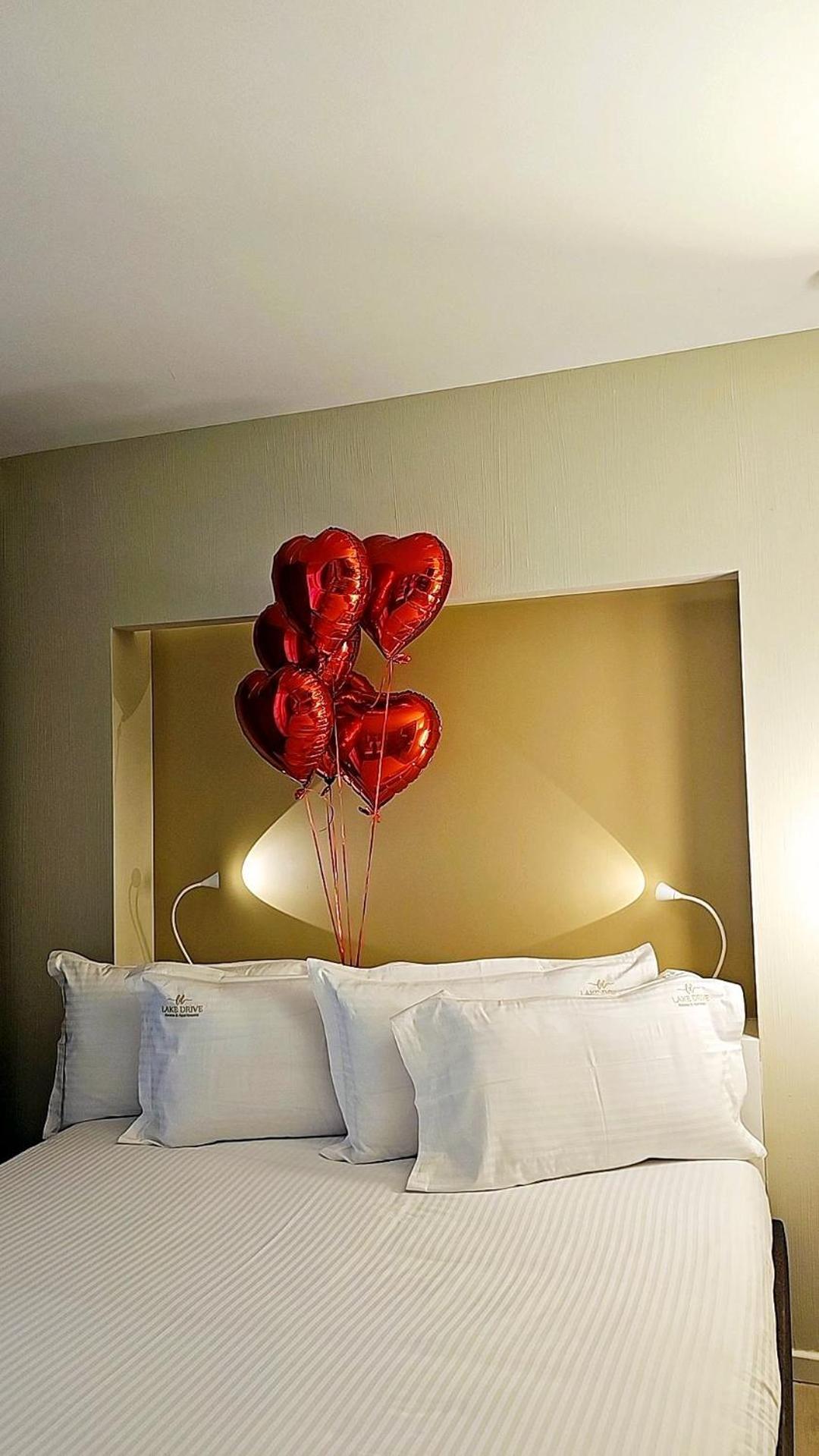 Lake Drive Rooms&Apartments Тирана Екстер'єр фото