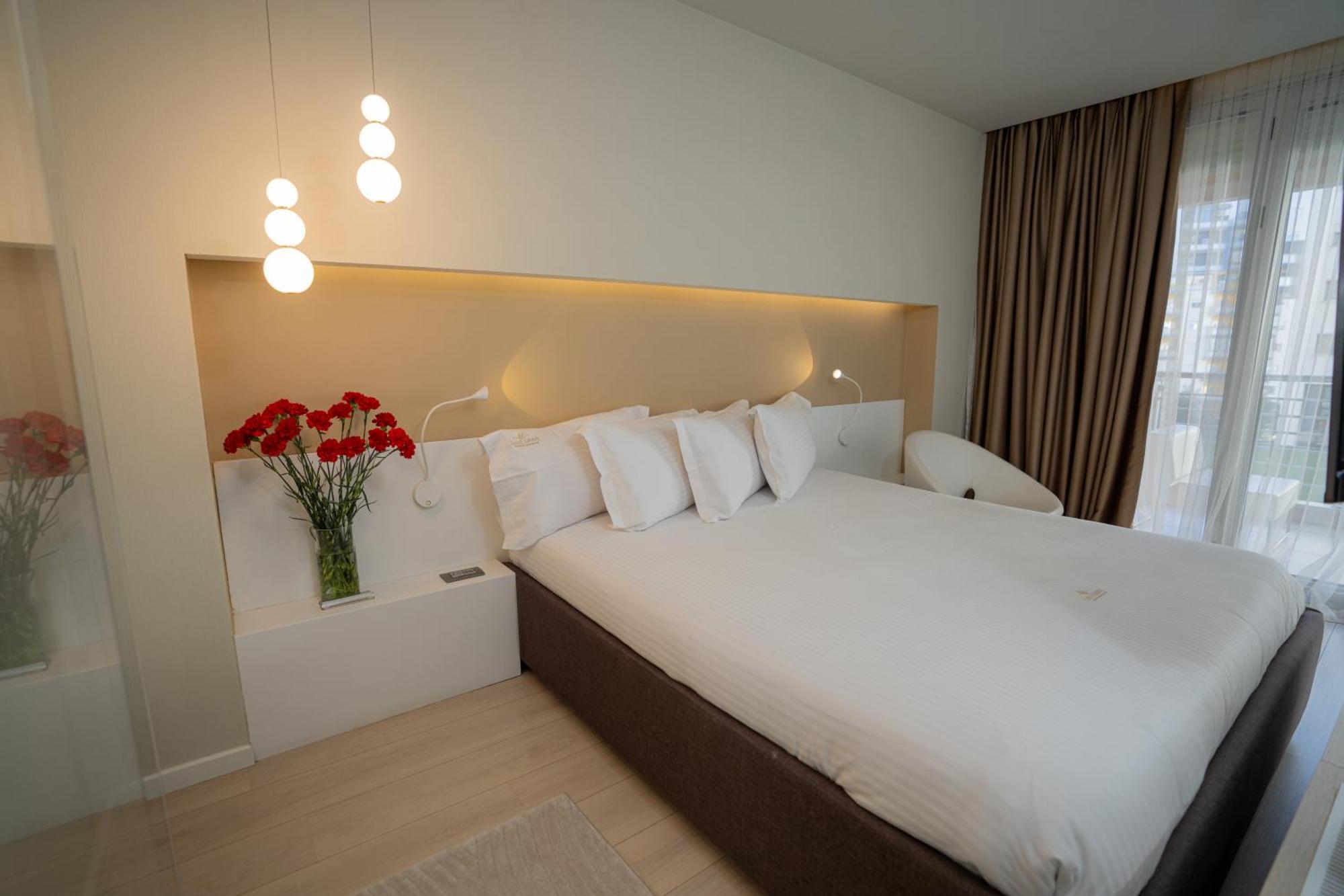Lake Drive Rooms&Apartments Тирана Екстер'єр фото