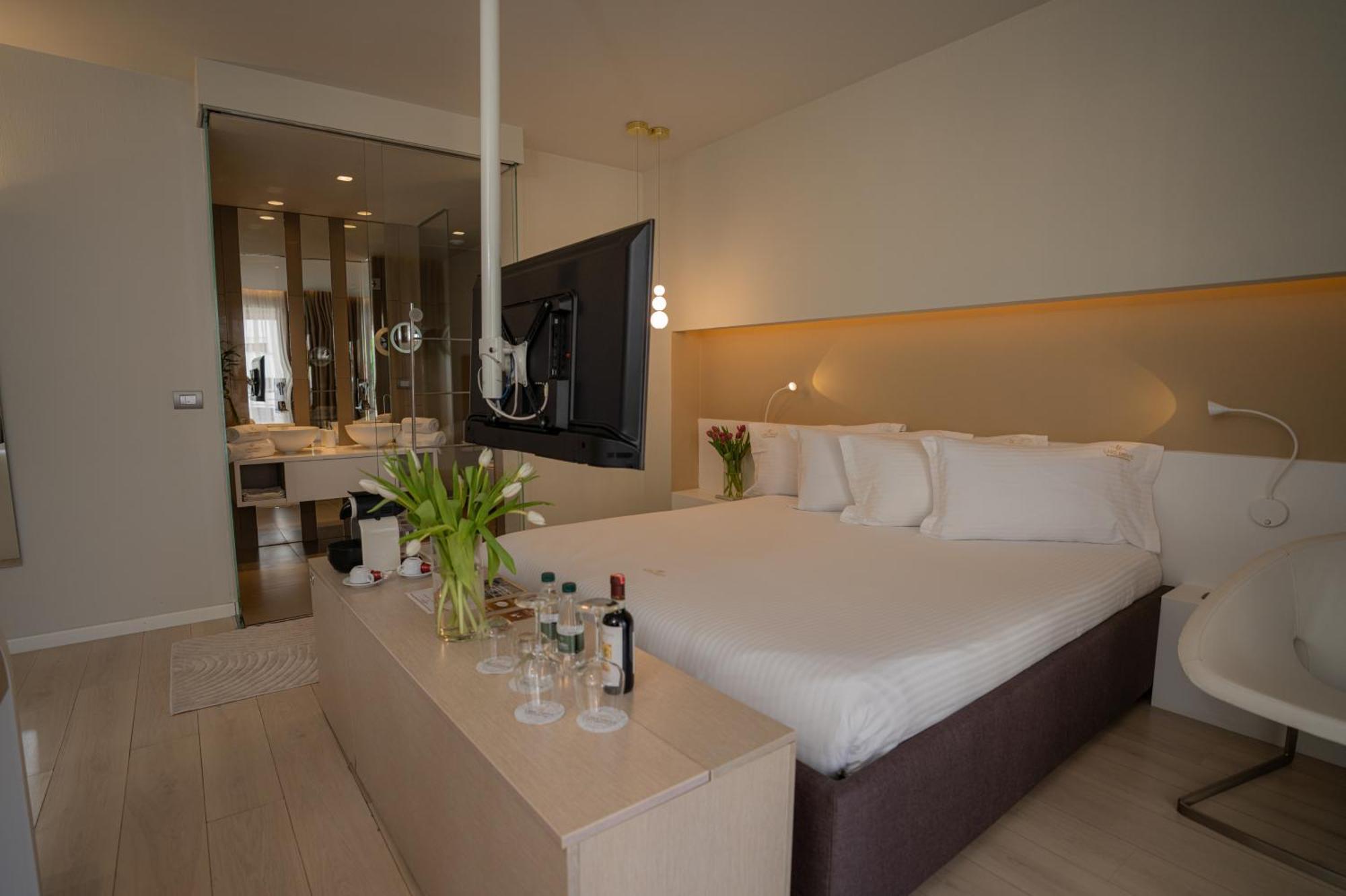 Lake Drive Rooms&Apartments Тирана Екстер'єр фото